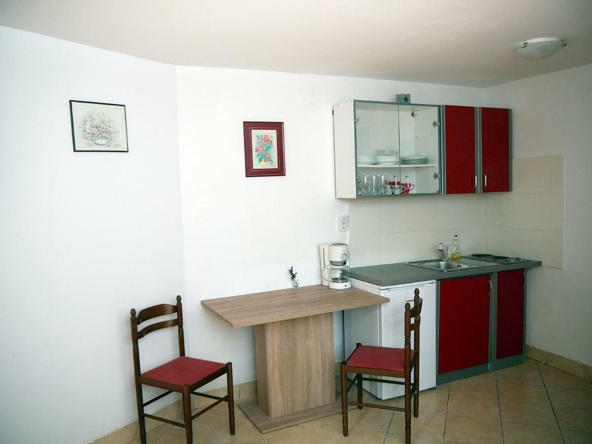 Apartment Gaga And Nia Đảo Krk Ngoại thất bức ảnh