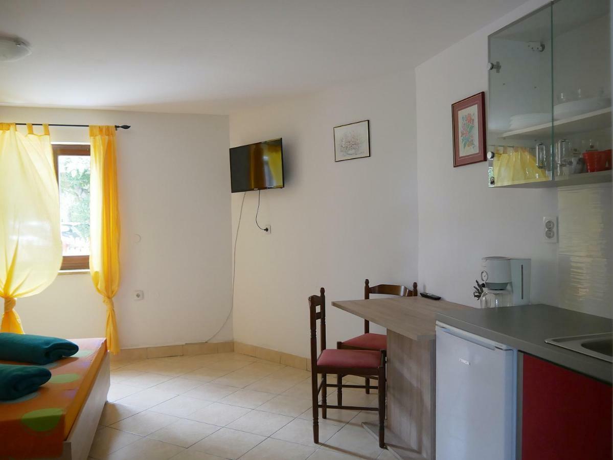 Apartment Gaga And Nia Đảo Krk Ngoại thất bức ảnh